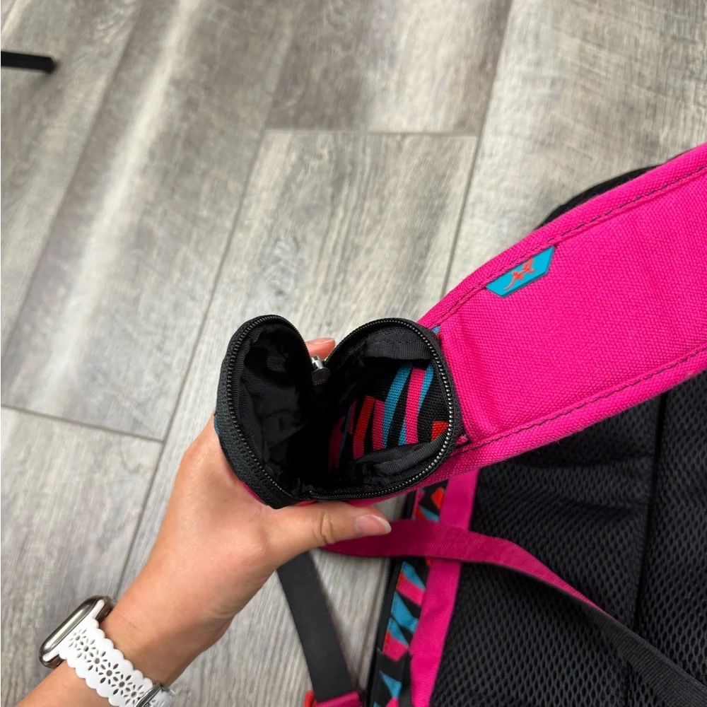 Chaco‎ Raglands Pink/Black Print Sling Bag